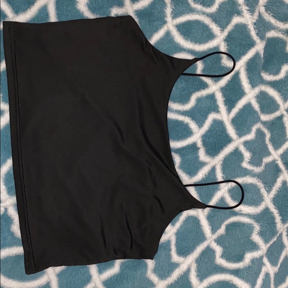 black cropped tank